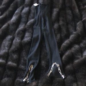 Décolleté jeweled legging